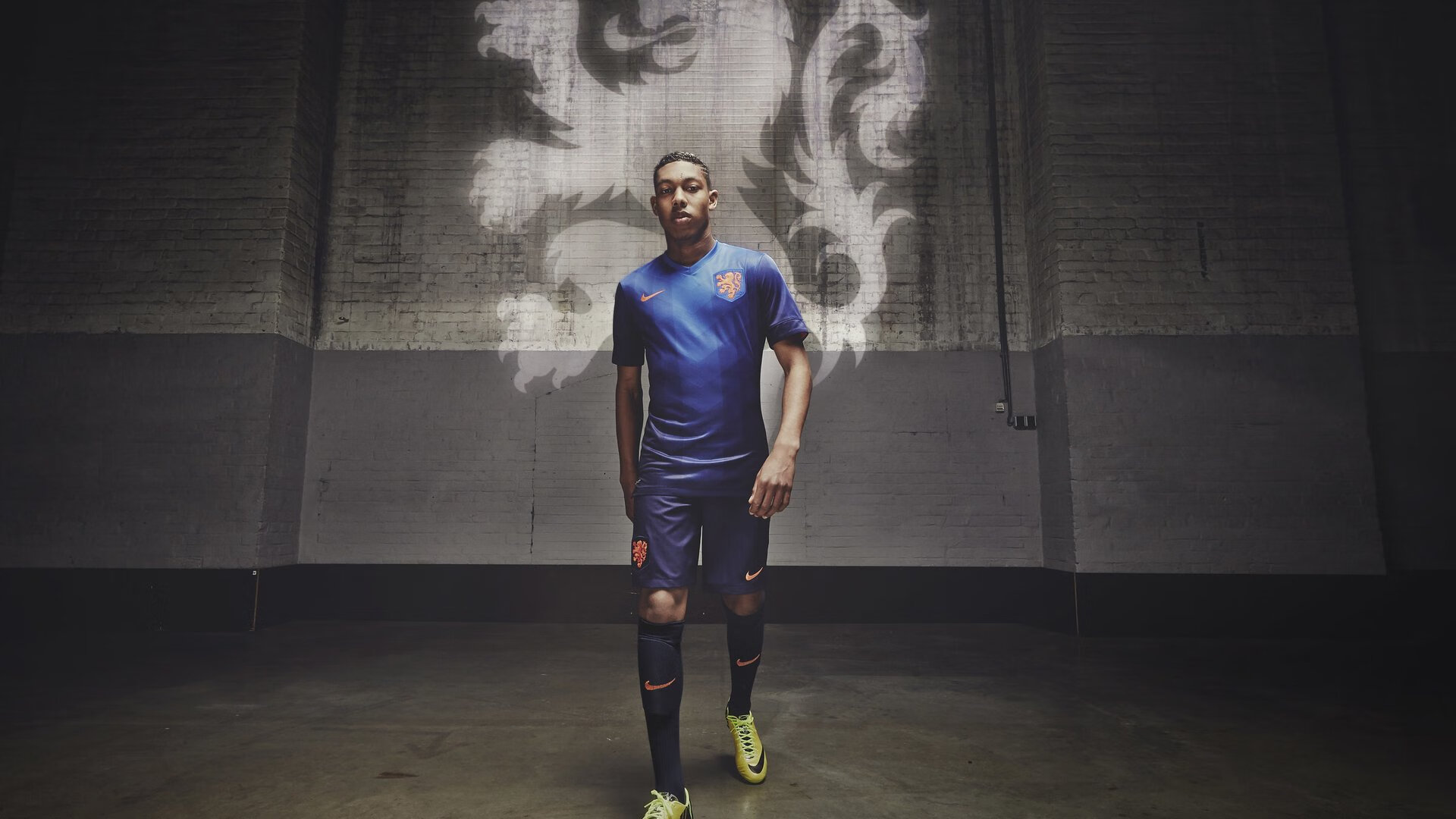 朗斯主场试图破门却不利踢皮,球队进攻乏力,朗斯球队实力怎么样